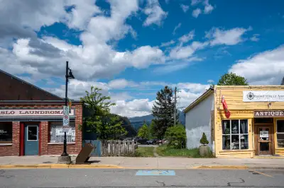 This prime commercial lot (25’x100’) in Kaslo, BC, is situated on Front St; the Village’s main busin...