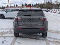Look at this 2018 Jeep Compass Sport. Its Automatic transmission and Regular Unleaded I-4 2.4 L/144... (image 4)