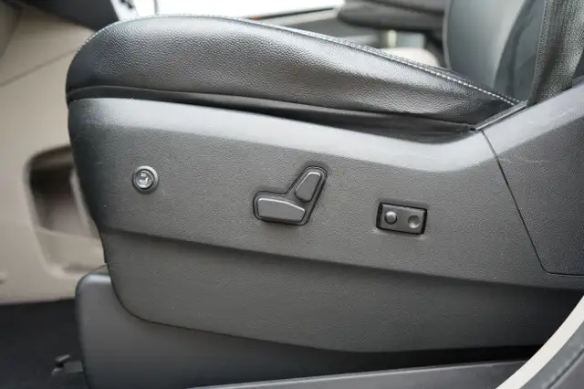 2018 Dodge Grand Caravan SXT Premium Plus WITH STOW & GO in Cars & Trucks in Red Deer - Image 35