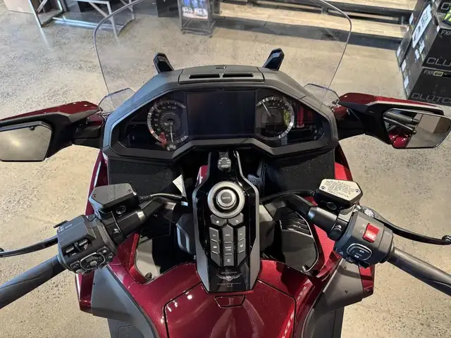 2025 Honda Goldwing Tour 50th Anniversary in Sport Touring in Ottawa - Image 11