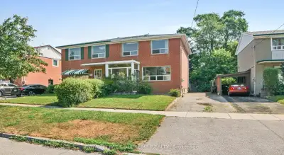 Price: $699,000 / $2,652/mo Welcome to this spacious 3-bedroom, 1-bathroom Semidetached home located...