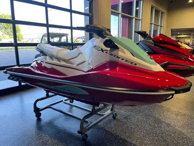 Moteur quatre temps TR-1 adapté au milieu nautique : La série EX hérite du moteur quatre temps TR-1...