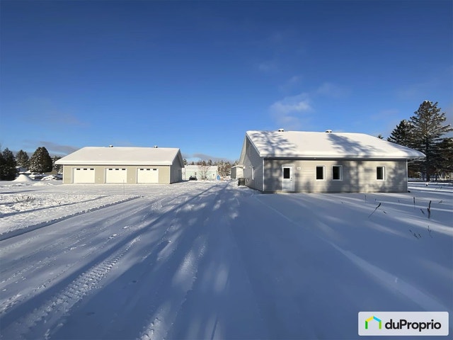 $479,000 - Bungalow for sale in St-Elie-de-Caxton — photo 1