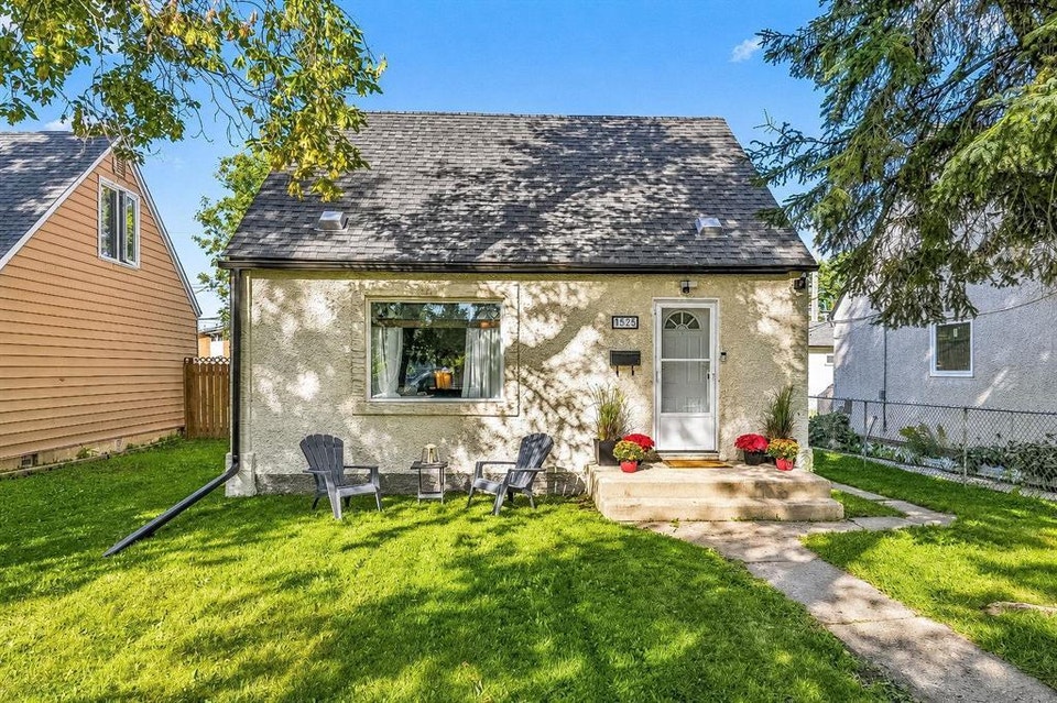 1525 Magnus Avenue Winnipeg, Manitoba | Houses for Sale | Winnipeg ...