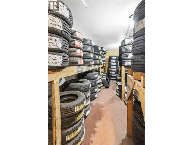 918 PINE Street Creston, British Columbia in Commercial & Office Space for Sale in Nelson - Image 9