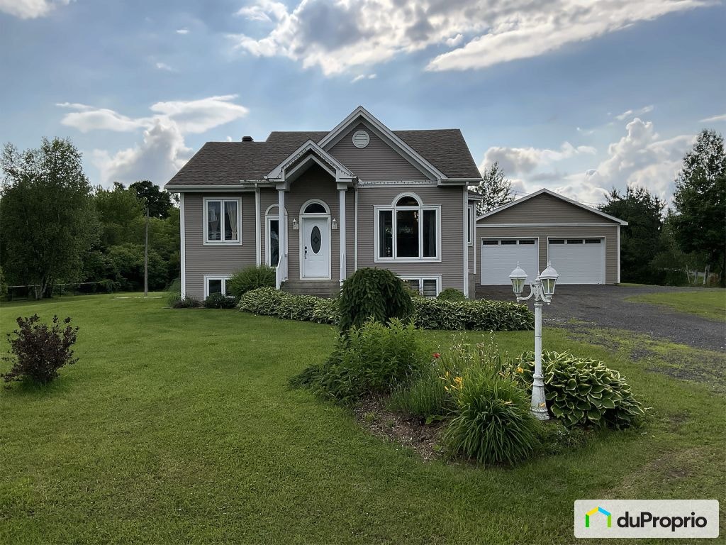 $699,000 - Bungalow for sale in Shefford — photo 1