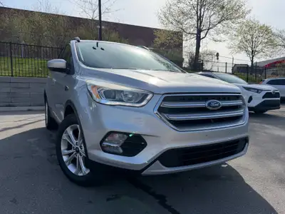 CLEAN CARFAX • 2017 FORD ESCAPE 4X4 • $12,999 + HST • 113,000 KM Vero Auto Advantage ✔ Fully Safety...