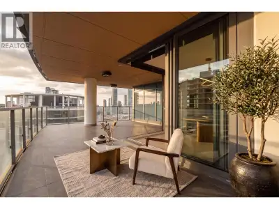 Welcome to Concord Brentwood, Hillside East, built by Concord Pacific! This bright corner home offer...