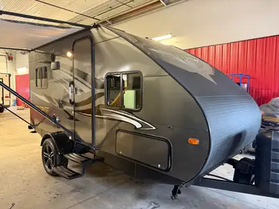 2018 Travel Lite Falcon F20GT – Lightweight & Unique! This 2018 Travel Lite Falcon F20GT is a stando...