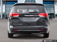 Welcome to 400 Chrysler Dodge Jeep Ram. Powered by 3.6L Pentastar V-6 engine - Advanced infotainment... (image 5)