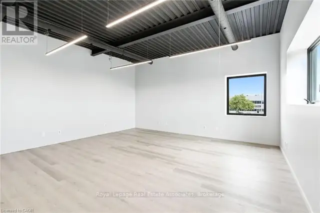 205 - 1232 NORTHSIDE ROAD Burlington (Industrial Burlington), On in Commercial & Office Space for Rent in Oakville / Halton Region - Image 4