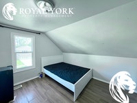 ** OPEN 24/7 - CALL: 437-561-9900 ** 5 Bedrooms, 2 Bathrooms, Near Parks, Public Transportation, Bus... (image 6)