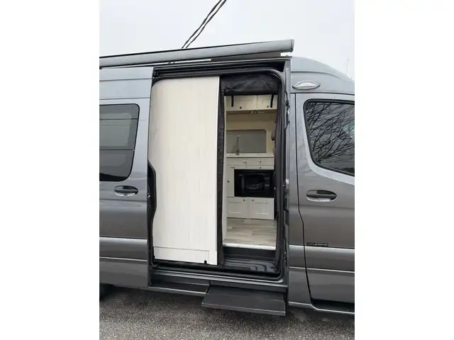 2023 Roadtrek SS Agile in RVs & Motorhomes in Windsor Region - Image 15