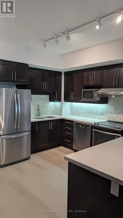 C105 - 38 CEDARLAND DRIVE Markham (Unionville), Ontario