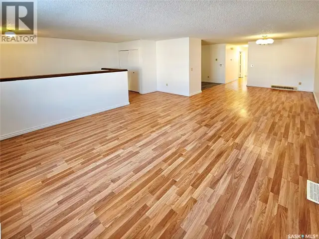 242 - 244 Wakabayashi WAY Saskatoon, Saskatchewan in Houses for Sale in Saskatoon - Image 4