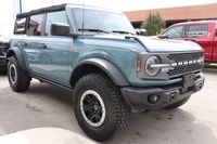 Capital Ford Lincoln Winnipeg Ltd (MB's #1 Rated Ford Store) Check out this vehicle's pictures, feat... (image 4)