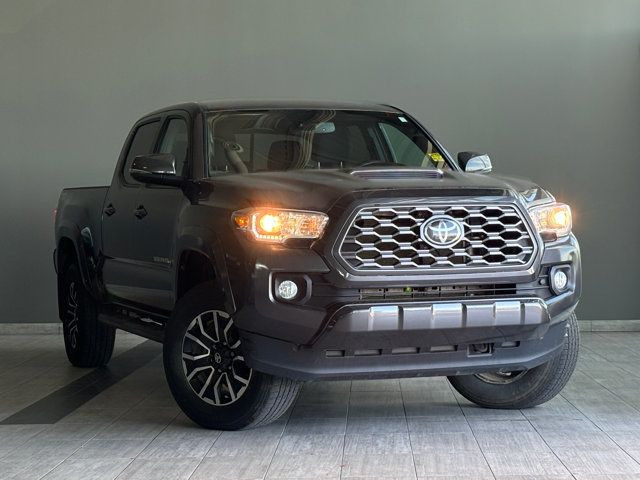 2022 Toyota Tacoma TRD Sport | 6ft Bed | Heated Mirrors in Cars & Trucks in Edmonton - Image 2