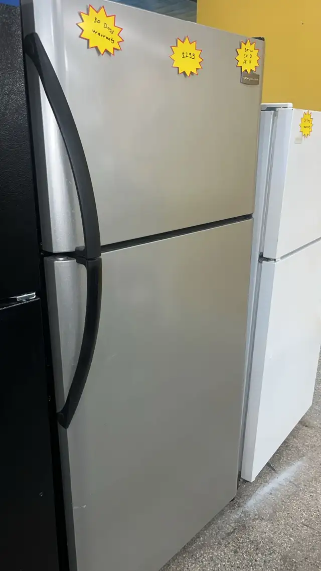 Frigidaire 30” Refrigerator Fully Tested  30-Day Warranty in Refrigerators in Kitchener / Waterloo - Image 3