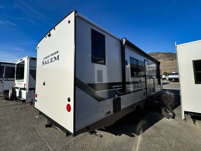 2027 ,Forest River,Salem Hemisphere 255RBHL in Travel Trailers & Campers in Kamloops - Image 4