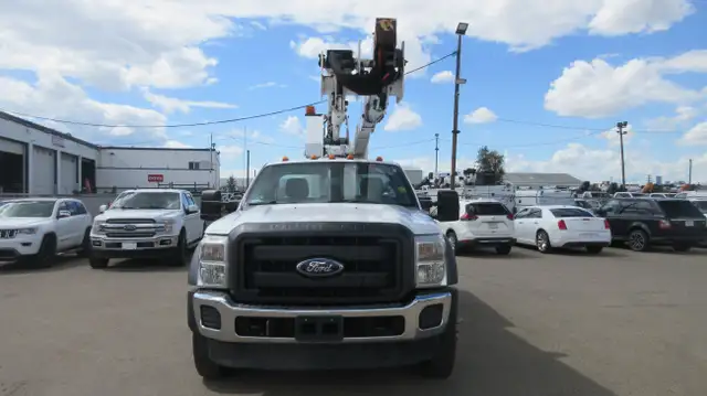 2012 Ford F-550 XL 4X4 WITH TEREX HI-RANGER LT40 BUCKET TRUCK in Heavy Trucks in Edmonton - Image 4