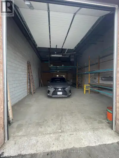 Very clean and well-laid-out industrial condo unit offering approximately 2,600 sq ft of highly func...