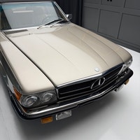 There is no mistaking the timeless silhouette and the classic lines of this 5.6 litre, V8 powered Me... (image 9)