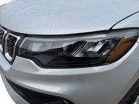 This 2025 JEEP COMPASS LATITUDE LUX 4X4 has the following options Leatherette Seats, Remote Start Sy... (image 9)