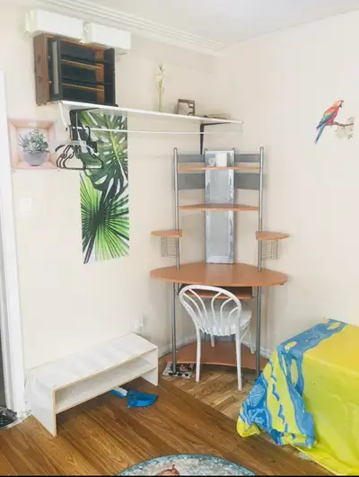 Private Furnished Room East York & Scarborough Quiet, clean home. Utilities + WiFi included. Easy En...