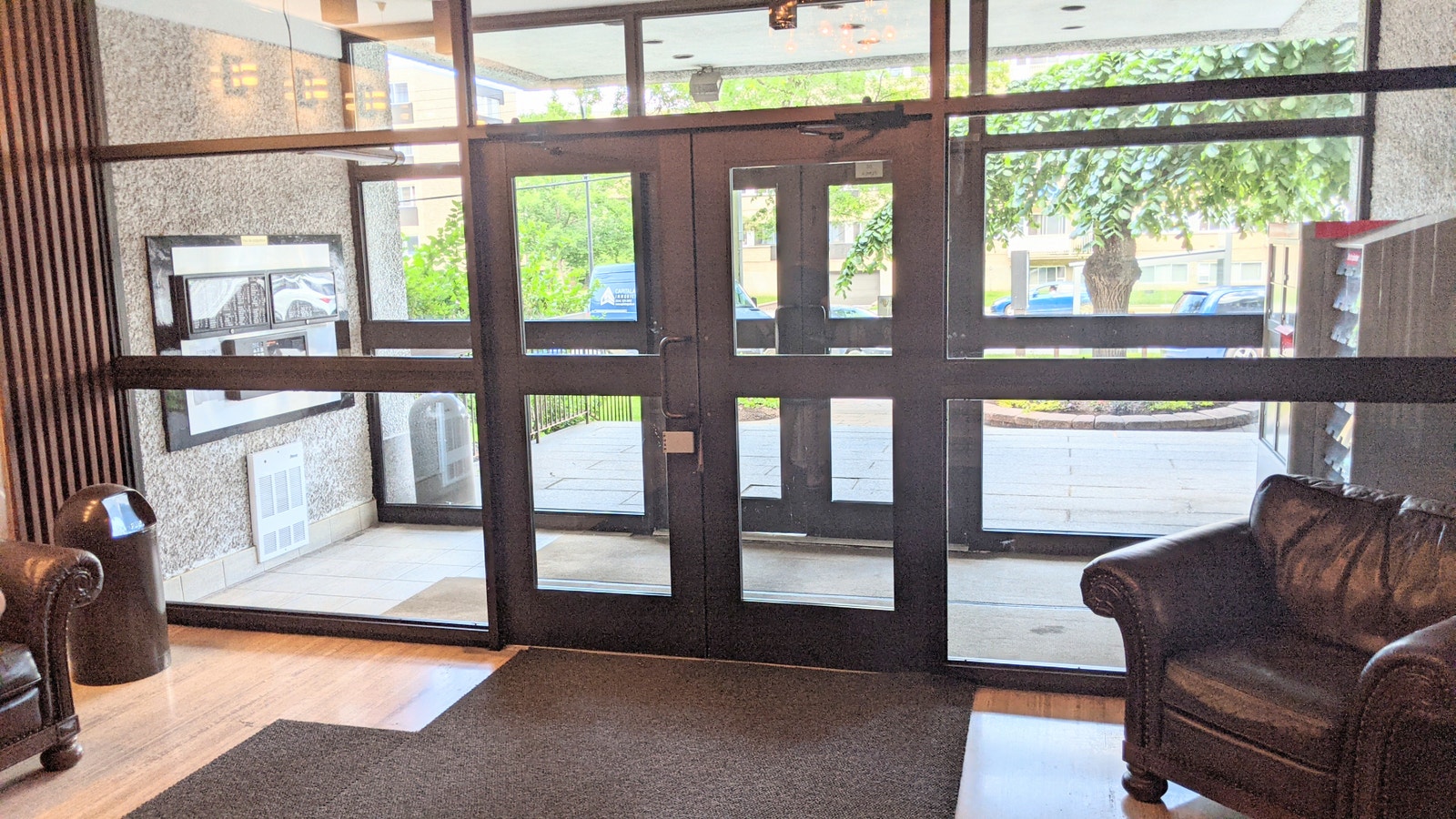 350 Blv De la Cote-Vertu — photo 2