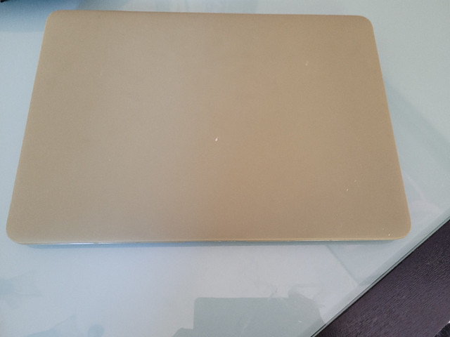 13 inch MacBook Air A1369. in Laptops in Calgary - Image 4