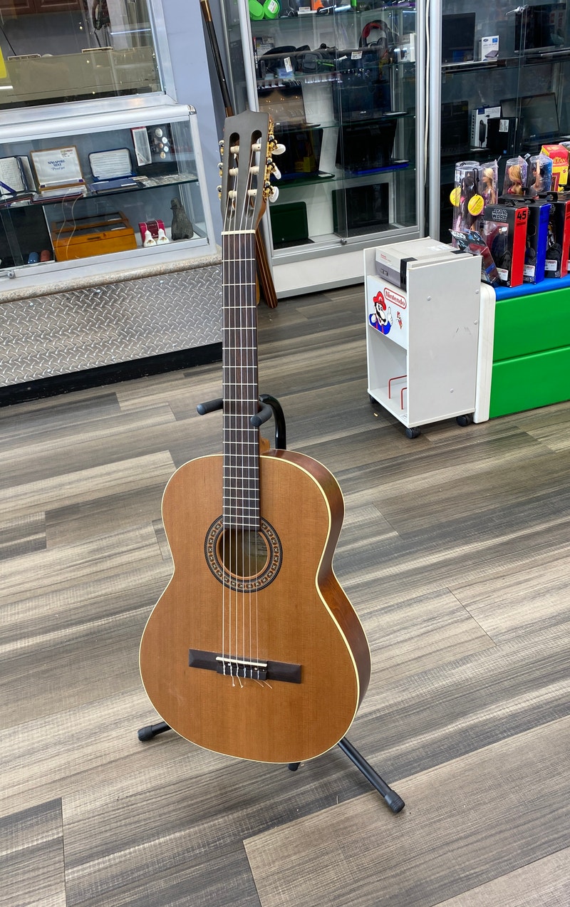 La Patrie Etude Classical Guitar Guitars City of Toronto Kijiji