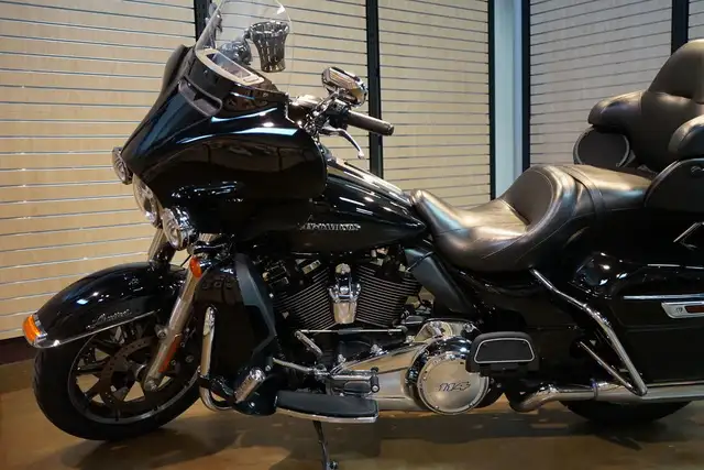 2019 Harley-Davidson Electra Glide Ultra Limited in Sport Touring in Medicine Hat - Image 10