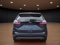Price includes $1,000 finance credit. Price does not include fees or taxes. Step into the 2022 Ford... (image 5)