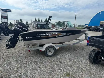 END OF SEASON SALE! EXCELLENT CONDITION COMES WITH 5HP FOUR STROKE KICKER ...