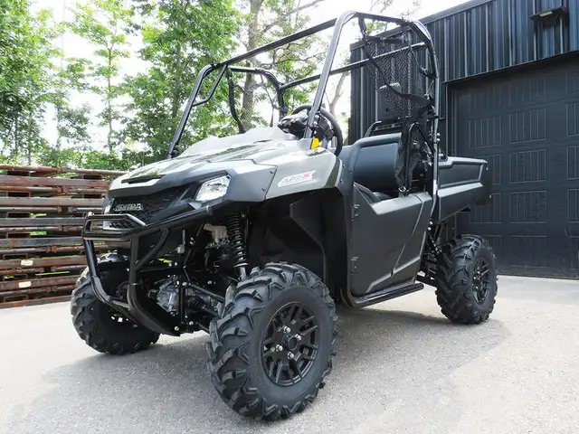 2025 Honda Pioneer 700-2P DLX in ATVs in Cambridge - Image 3