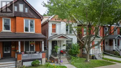 Fantastic opportunity in the sought-after St. Clair area. This solid brick 2-family duplex is conven...