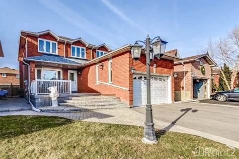 Homes for Sale in East Woodbridge, Vaughan, Ontario $1,388,800 in Houses for Sale in Markham / York Region - Image 2
