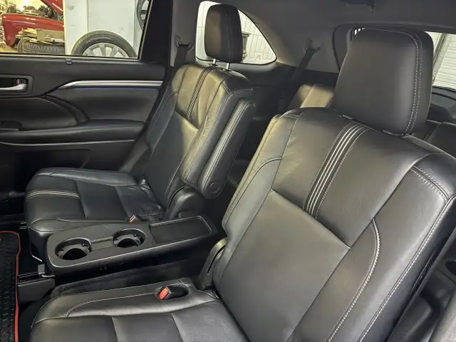 2017 Toyota Highlander XSE, AWD, Captain Seats, No Accident in Cars & Trucks in Edmonton - Image 10