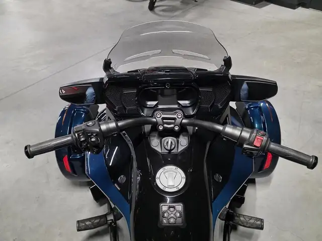 2023 Can-Am SPYDER F3-T in Street, Cruisers & Choppers in Lévis - Image 11