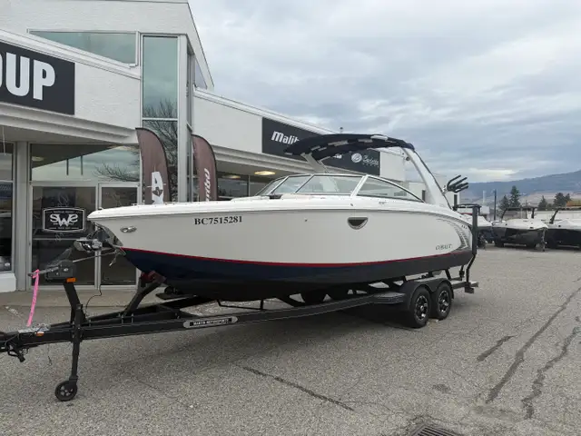 2019 Cobalt R7 Surf in Powerboats & Motorboats in Saskatoon - Image 3