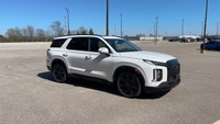 // ACCIDENT FREE!! // Experience full-size family comfort with this 2024 Hyundai Palisade Urban AWD,... (image 1)