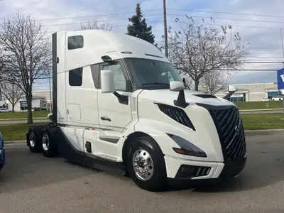 2027 Model Year Volvo VNL64T 660, Volvo D13 455HP engine, Volvo I-shift, 13.2 lb FRONT AXLE, 40 lb R...