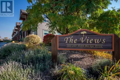 This Aspen unit in the Views building at Coldstream Meadows is a north facing unit that features a c...