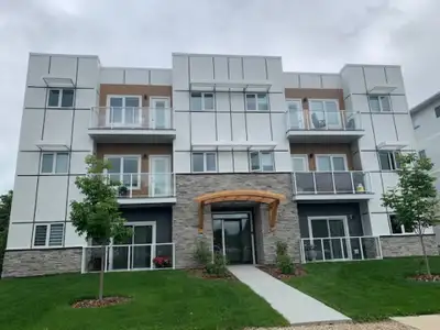 301 4506 47A Ave - 2 Bedroom Apartment for Rent