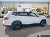 Master every family journey and daily commute in this robust 2023 Volkswagen Atlas Comfortline. Desi... (image 5)
