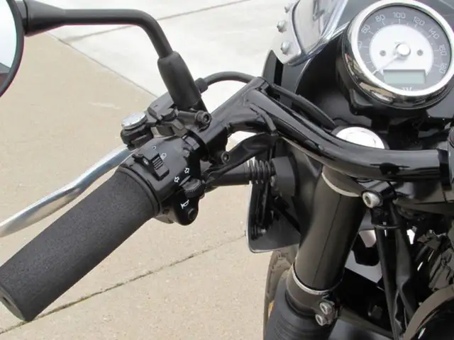 2020 Kawasaki W800 Cafe in Sport Bikes in Leamington - Image 8