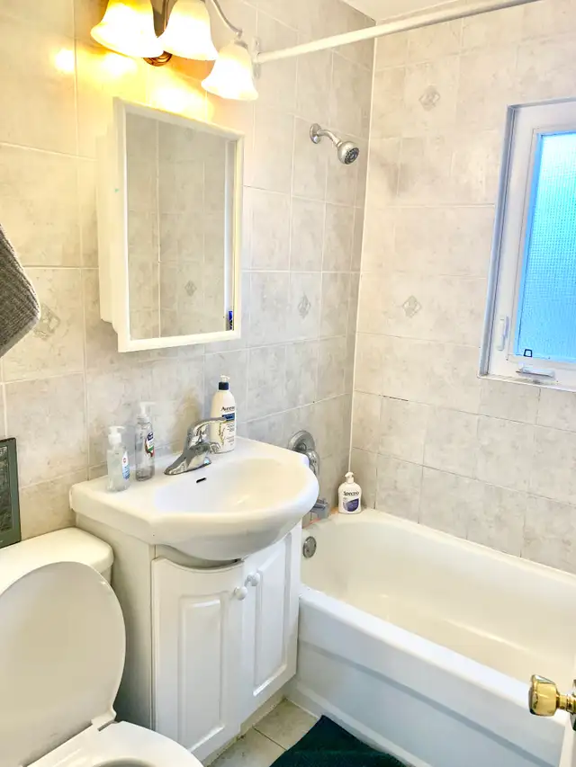 100 Ellerbeck Street - Prime Queen’s student location — close to in Long Term Rentals in Kingston - Image 12