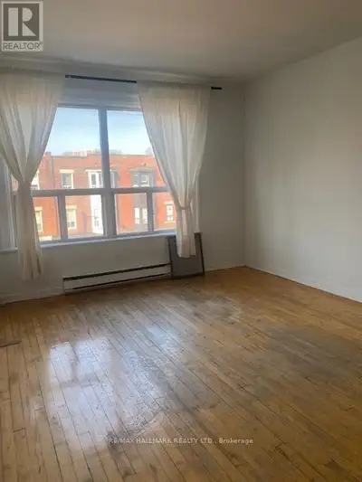 Very Large And Bright 1 Bedroom Apartment. Hardwood Floors, Large Rooms And Loads Of Natural Light....