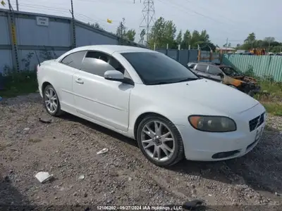 2008 Volvo C70 Base 224,424 KM 2.5L, 5 Cylinder Engine AM/FM/Radio, A/C, Cruise Control Has Internal...