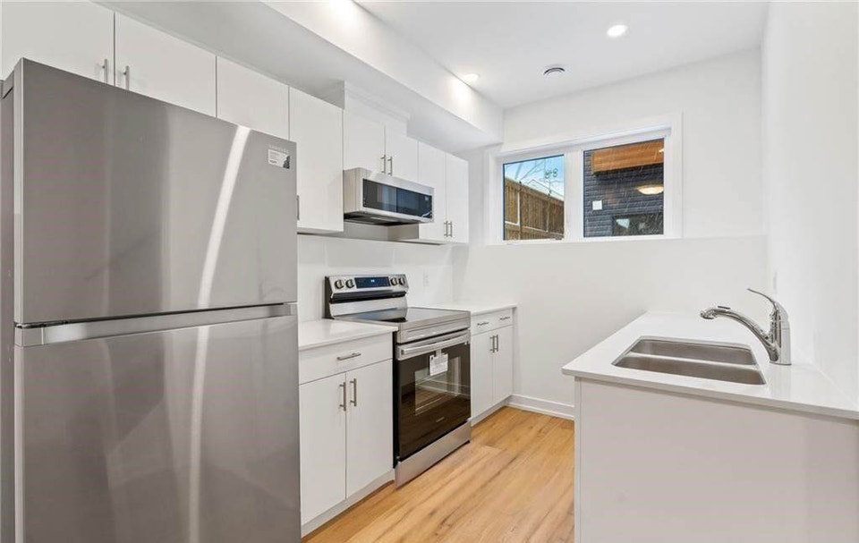 781 Clare Ave, Welland (214) - 1 Bedroom Apartment 3